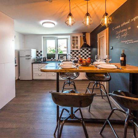 Apartament Wita Stwosza Jelenia Gora Dış mekan fotoğraf