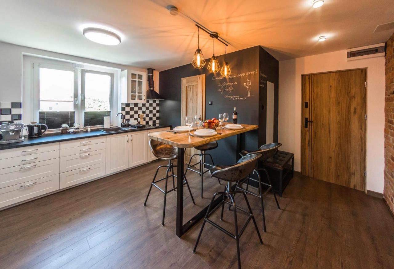 Apartament Wita Stwosza Jelenia Gora Dış mekan fotoğraf